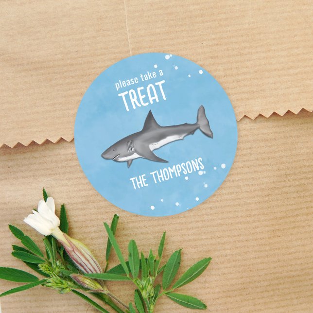 Sticker Rond Aquarelle sous la mer requins bleus (Please take a treat whimsical shark sticker. )