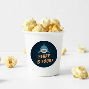 Sticker Rond Attaque de requin Anniversaire de enfant personn