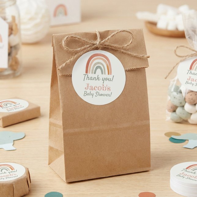 Sticker Rond Baby shower arc-en-ciel rustique merci (Rustic rainbow baby shower thank you classic round sticker.)