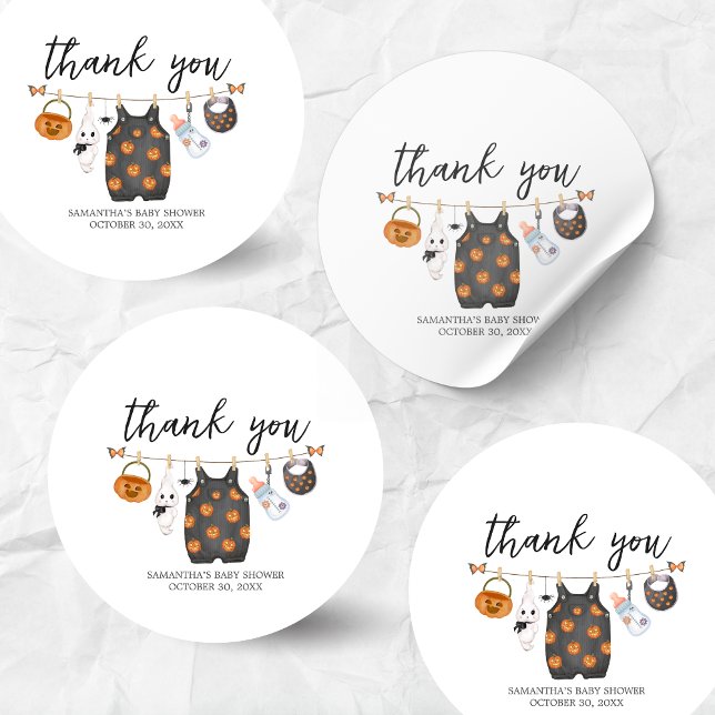Sticker Rond Baby shower d'Halloween du petit Citrouille Boo (Little Boo Pumpkin Clothesline Halloween Baby Shower Sticker)