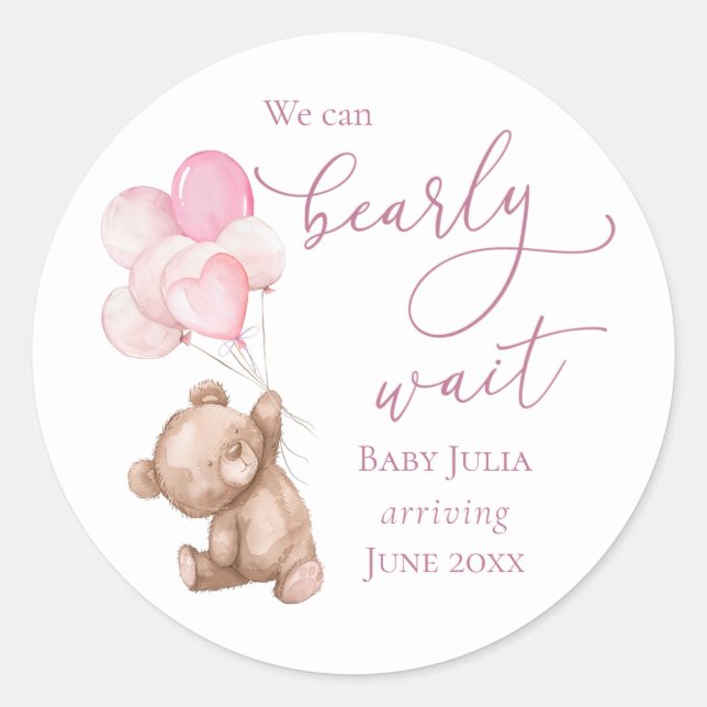 Sticker Rond Baby Shower Ours en Rose Attendez à peine (Devant)