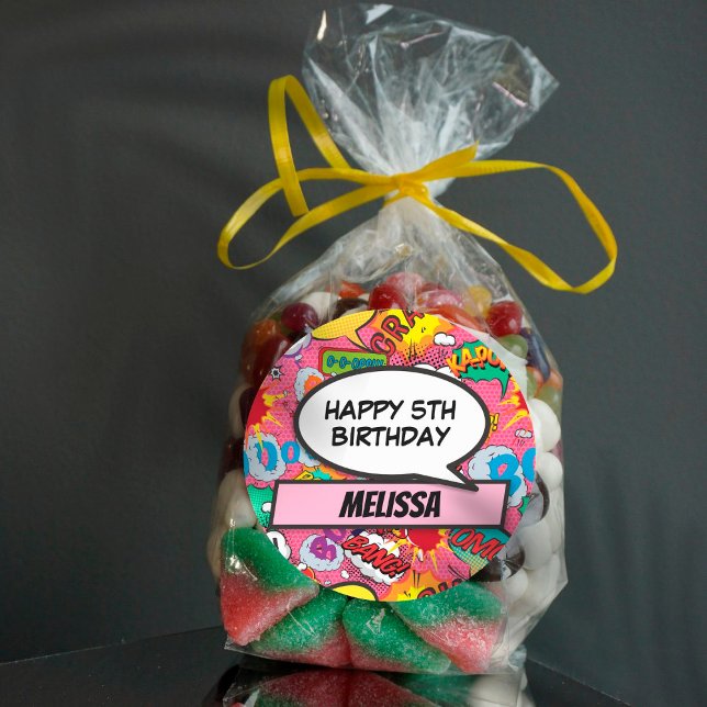 Sticker Rond Bande dessinée personnalisée rose Superhero fête d (Créateur téléchargé)