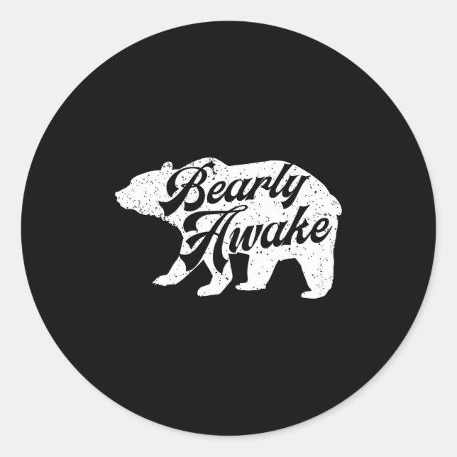 Sticker Rond Bearly Awake Bear. Funny Bear Christmas Pajamas Gi (Devant)