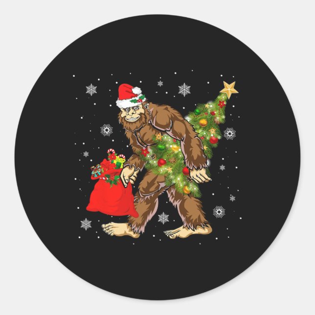 Sticker Rond Bigfoot portant Noël Arbre Sasquatch Croyant (Devant)