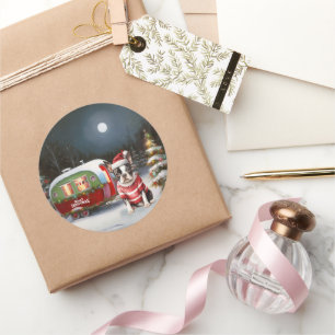 Sticker Rond Boston Terrier Caravan Christmas Adventure