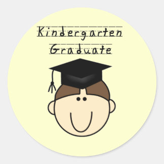 Sticker Rond Brunette Boy Kindergarten Graduate