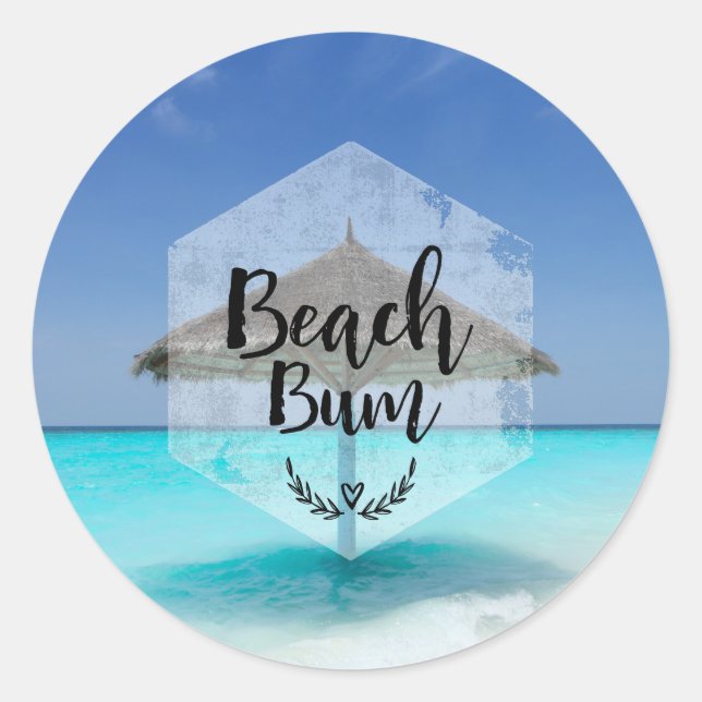 Sticker Rond Bum de plage avec parasol de plage de chaume (Devant)