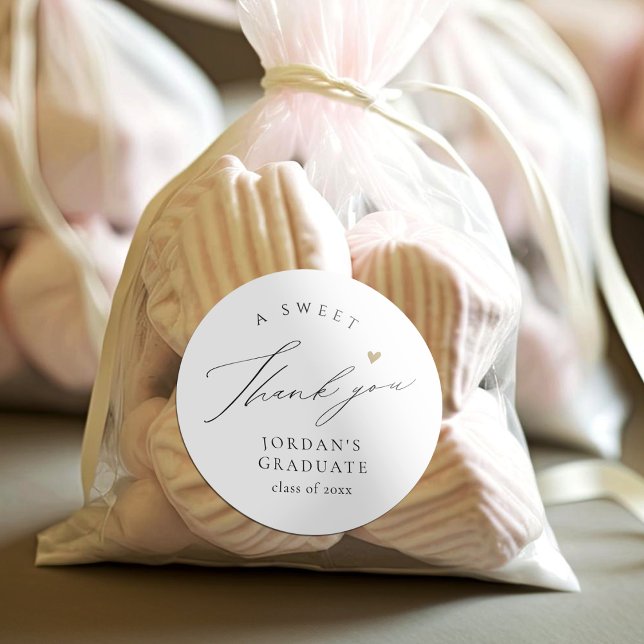 Sticker Rond Cadeaux de fin d'études de script élégant simple M (Simple Elegant Script Graduation Favors Thank You Classic Round Sticker)