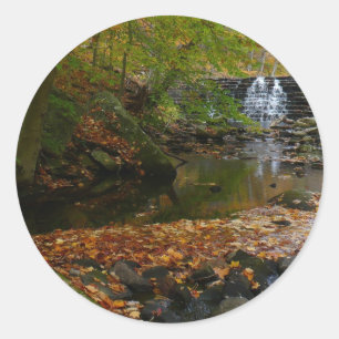 Sticker Rond Cascade automnale et Creek Pennsylvania Nature