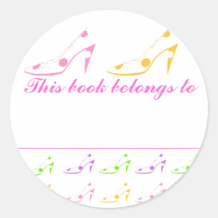 Sticker Rond Ce livre appartient aux chaussures de talon haut