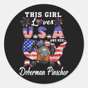 Sticker Rond Cette fille aime le chien USA 4 juillet Doberman