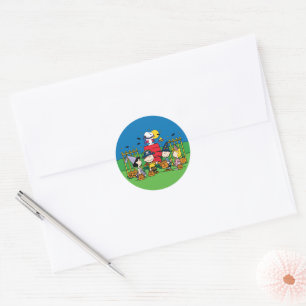 Sticker Rond Charlie Brown et Gang Halloween