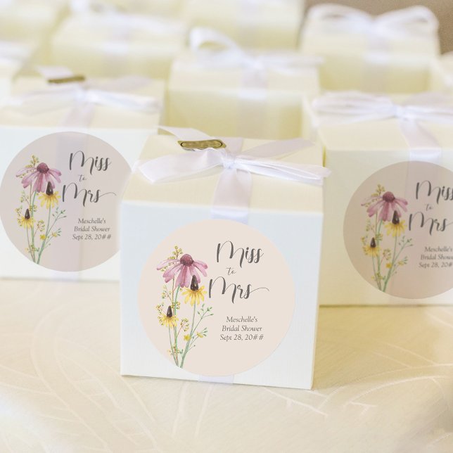 Sticker Rond Charme de Fleur Sauvage Fête de Mariage de Mademoi (Miss to Mrs bridal shower sticker from my Wildflower Charm collection)