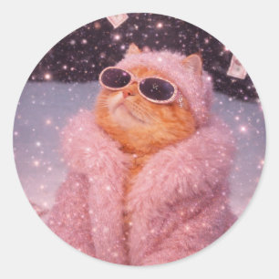 Sticker Rond Chat Glam Money en manteau de fourrure rose et lun