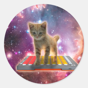 Sticker Rond Chat sur synthétiseurs dans l'espace