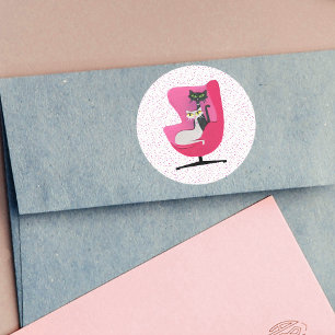 Sticker Rond Chats Classé du milieu du siècle Chats Rose Chaise