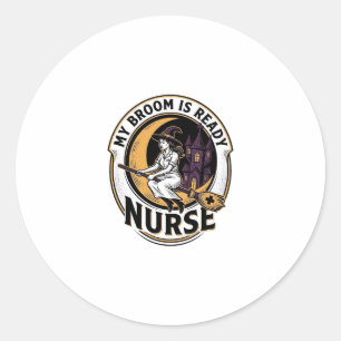 Sticker Rond Chemise d'infirmière Halloween Dessin de balai de
