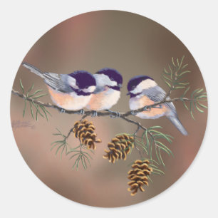 Sticker Rond CHICKADEES et PINECONES par SHARON SHARPE