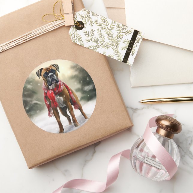 Sticker Rond Chien de boxe en Noël de neige (Cadeaux)