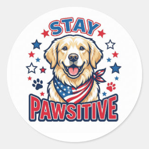 Sticker Rond Chien Retriever doré patriotique "Restez Pawsitif"