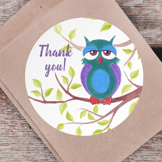 Sticker Rond Chouette endormie mignonne sur un arbre dessin ani (Créateur téléchargé)