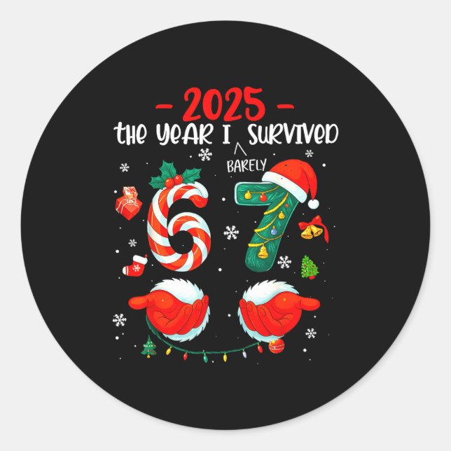 Sticker Rond Christmas 2025 The Year I Barely Survived Six Seve (Devant)