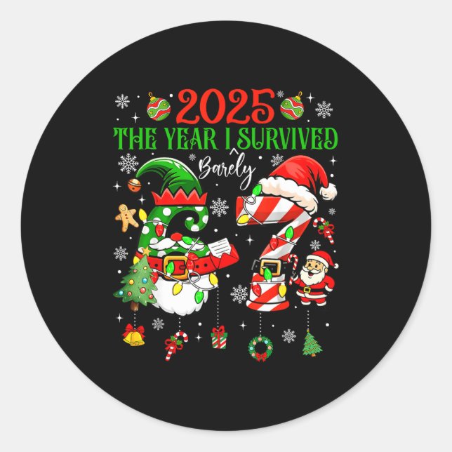 Sticker Rond Christmas 2025 The Year I Barely Survived Six Seve (Devant)