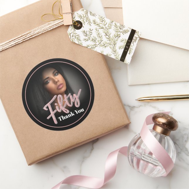 Sticker Rond Cinquante 50e anniversaire script photo rose rose  (Cadeaux)