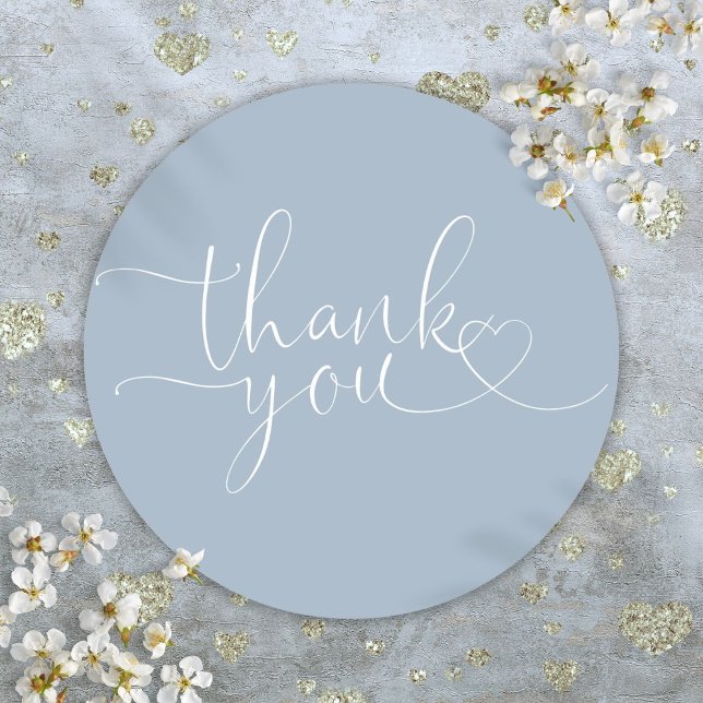 Sticker Rond Cœur de script bleu poussiéreux Merci (Dusty Blue Heart Script Thank You Classic Round Sticker)