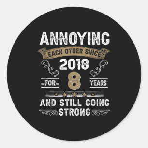 Sticker Rond Couple qui s'agace mutuellement depuis 2018 Mariag