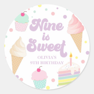 Sticker Rond Crème glacée et gâteau Neuf est doux 9e anniversai