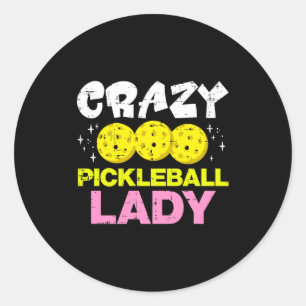 Sticker Rond Dame de pickleball folle femme drôle de pickle bal