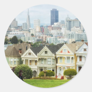 Sticker Rond Dames peintes, maisons victoriennes et skyline