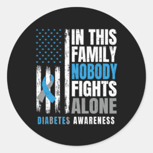 Sticker Rond Dans Cette Famille Personne ne combat seul la guer