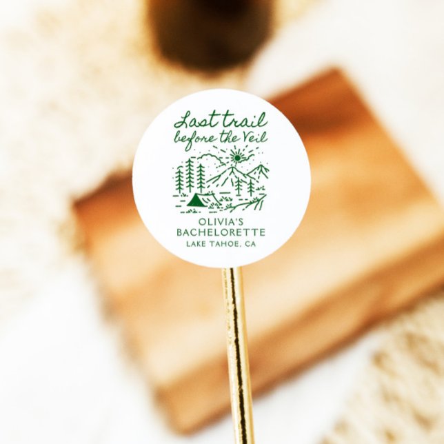 Sticker Rond Dernier Sentier Avant La Fête De Bachelorette Du V (Créateur téléchargé)