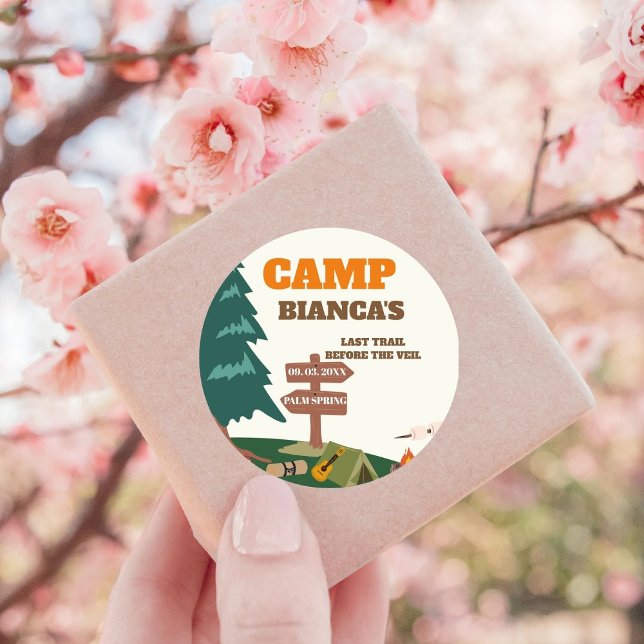 Sticker Rond Dernier sentier avant le camp de jeunes filles voi (Créateur téléchargé)
