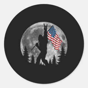 Sticker Rond Drapeau Américain Bigfoot Sasquatch Patriotique 4è
