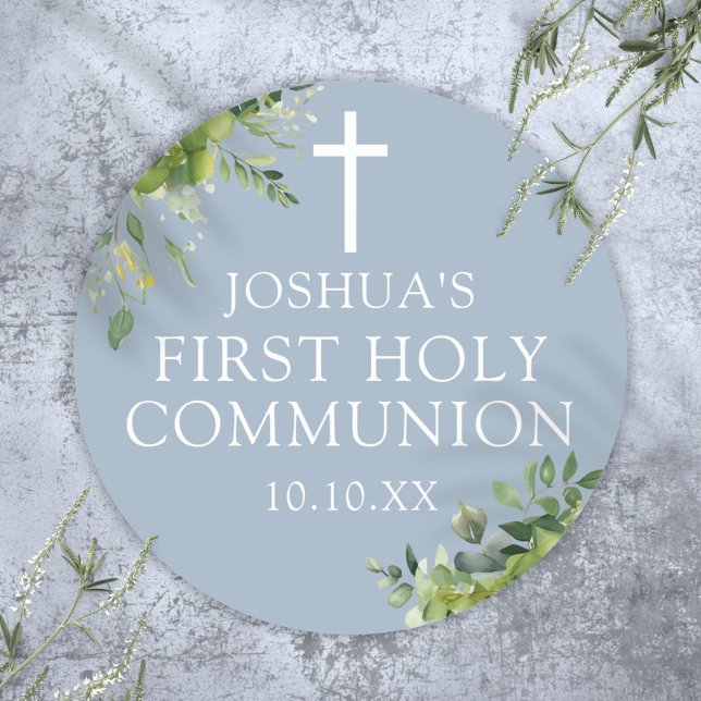 Sticker Rond Dusty Bleu Vert Première Communion Sainte Favorise (Dusty Blue Greenery First Holy Communion Favor Classic Round Sticker)