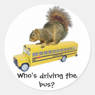 Sticker Rond Écureuil dans le bus scolaire