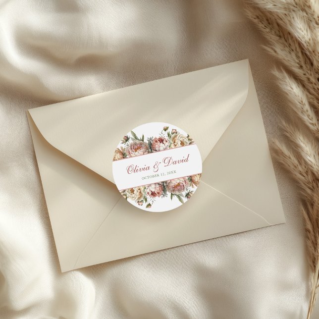 Sticker Rond Élégant Blush Dusty Rose Peonies (Elegant Blush Dusty Rose Peonies Classic Round Sticker on a wedding envelope)