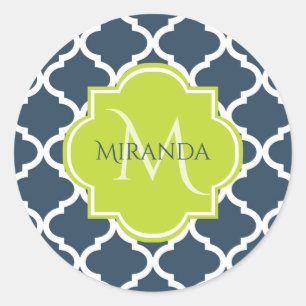 Sticker Rond Élégant Monogram Marine Green Quatrefoil et nom