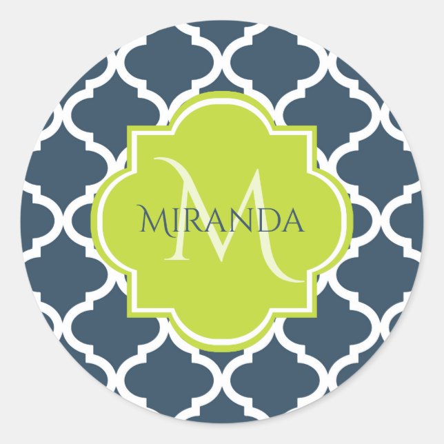 Sticker Rond Élégant Monogram Marine Green Quatrefoil et nom (Devant)