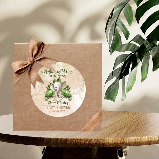 Sticker Rond Elephant Little Wild One Est En Chemin Baby shower (Elephant A Little Wild One Is On The Way Baby Shower Classic Round Sticker)