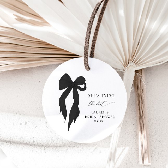 Sticker Rond Elle est en train de nouer la Fête des mariées Bla (Créateur téléchargé)