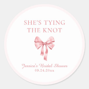 Sticker Rond Elle Noue le Nœud Rose Pâle Coquette Shower