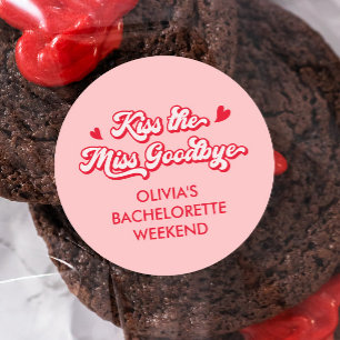 Sticker Rond Embrasse la Miss Goodbye Bachelorette Party Favori