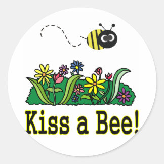 Sticker Rond Embrasse une abeille