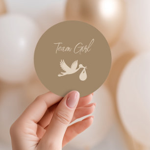 Sticker Rond Équipe Fille Annonce Naissance Cigogne Bébé Révéla