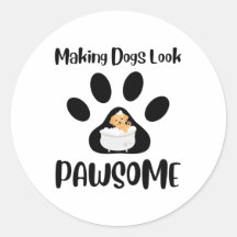 Faire paraître les chiens paweux, Groomer