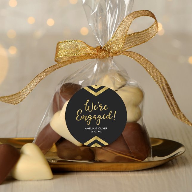 Sticker Rond Faux Gold Chevron Nous sommes Fiançailles engagés (Créateur téléchargé)
